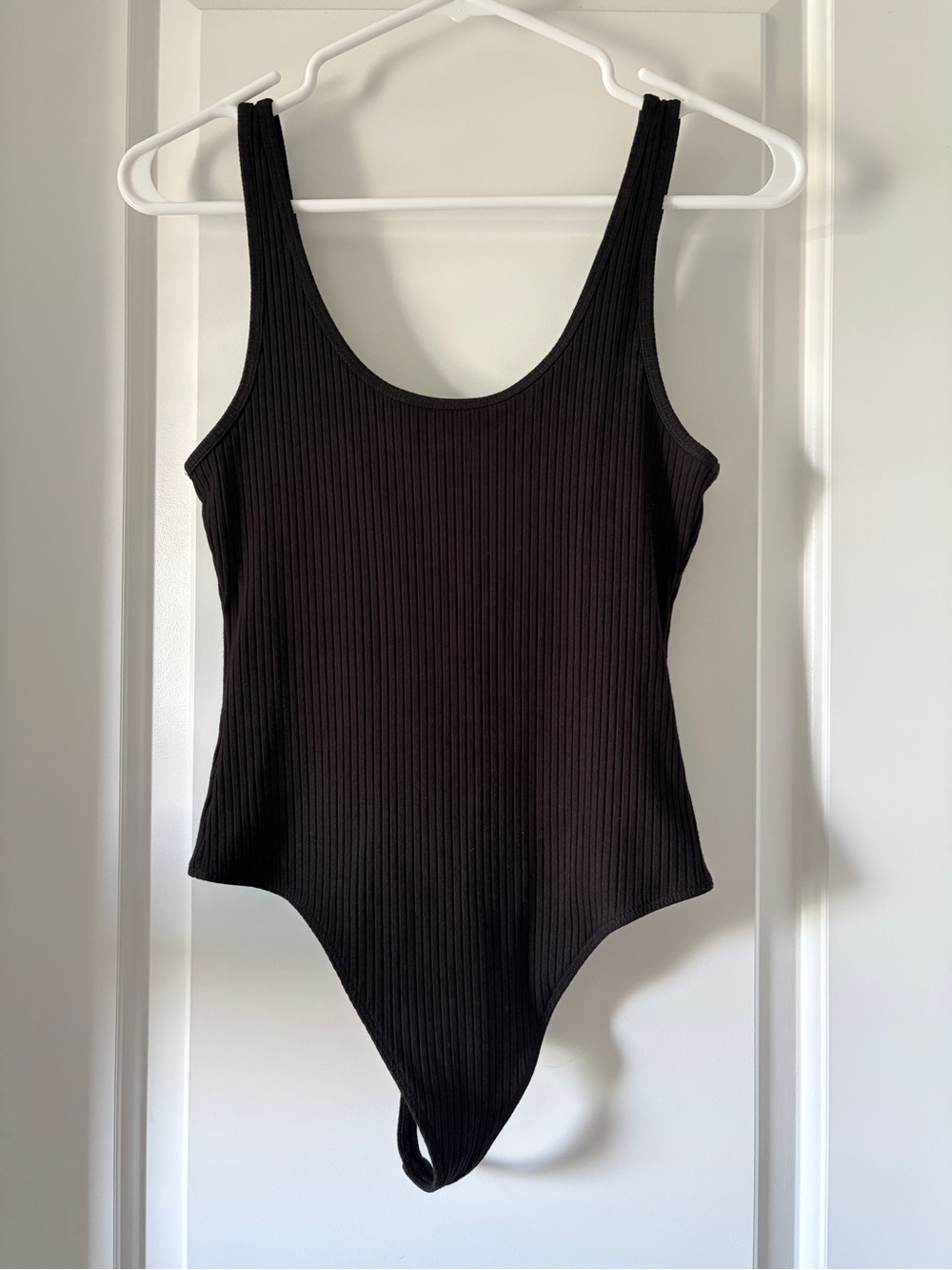 3/$60 Aritzia Wilfred Free Leila Ribbed Scoopneck Thong Bodysuit